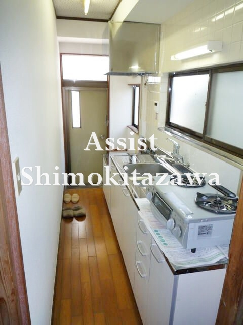 本町一戸建のキッチン