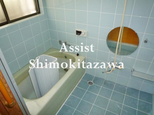 本町一戸建の浴室