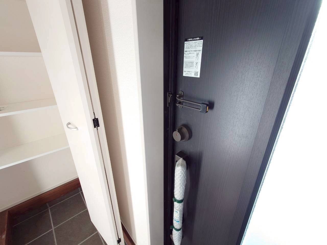 ■■豊見城市我那覇－3号棟（全3棟）の玄関|収納もある玄関です