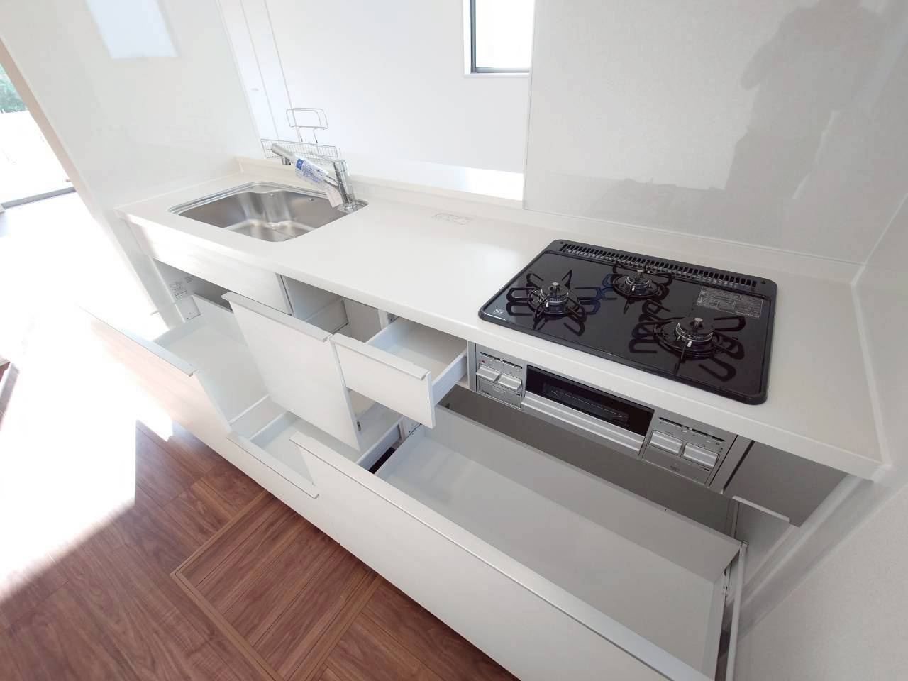 ■■豊見城市我那覇－3号棟（全3棟）のキッチン|お料理しやすいキッチンです