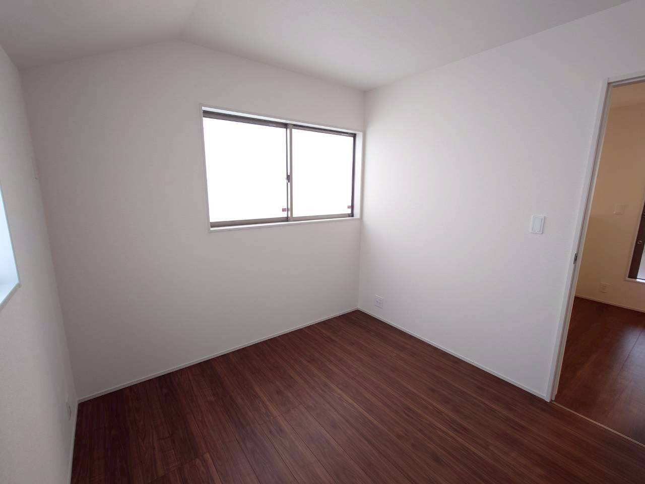 ■■豊見城市我那覇－3号棟（全3棟）の洋室|個人の部屋や寝室として使える洋室です