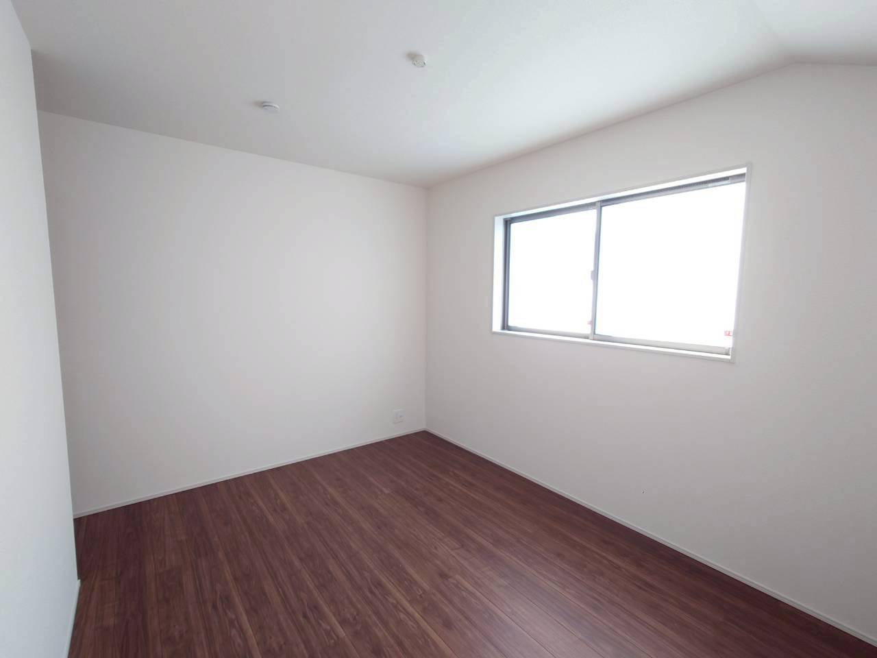 ■■豊見城市我那覇－3号棟（全3棟）の洋室|落ち着いた色調の洋室です