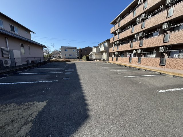 サンフィールドの駐車場