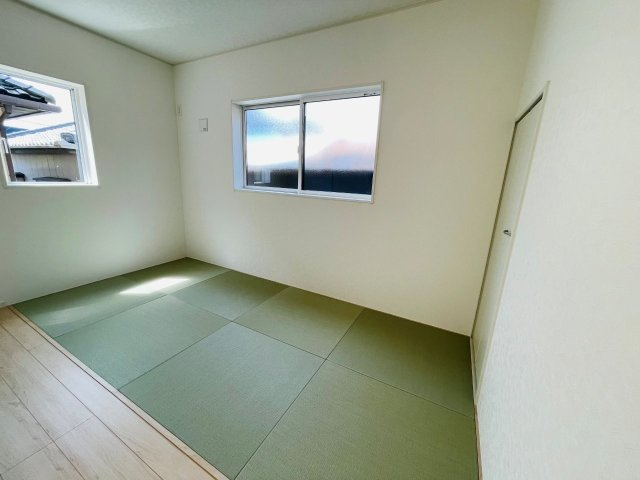 豊田市野見山町第6　新築分譲住宅　全2棟　1号棟の和室|LDKの横にある和室はお子様の遊び場やお昼寝などにも使えます。
