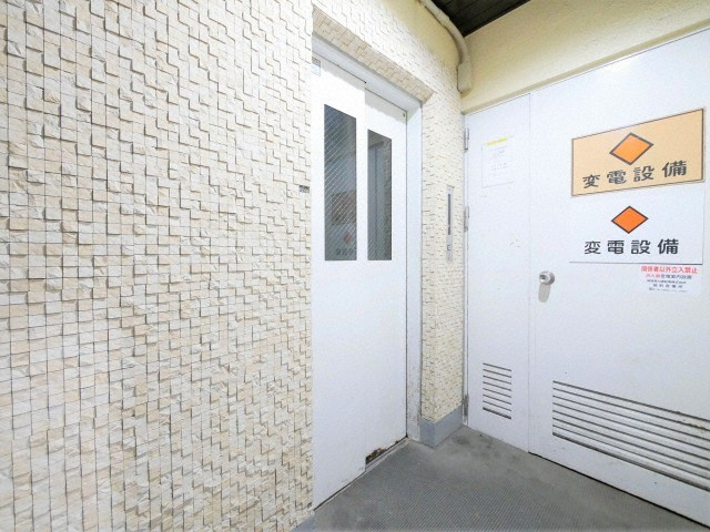 大阪市中央区玉造２丁目の賃貸マンションの玄関