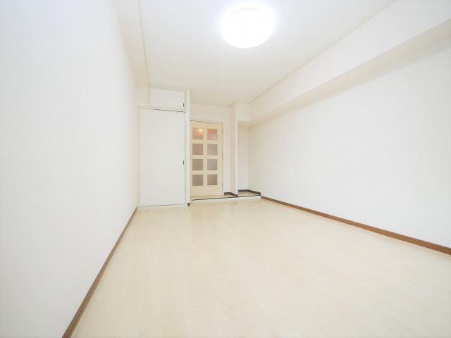 大阪市中央区玉造２丁目の賃貸マンションの居間・リビング