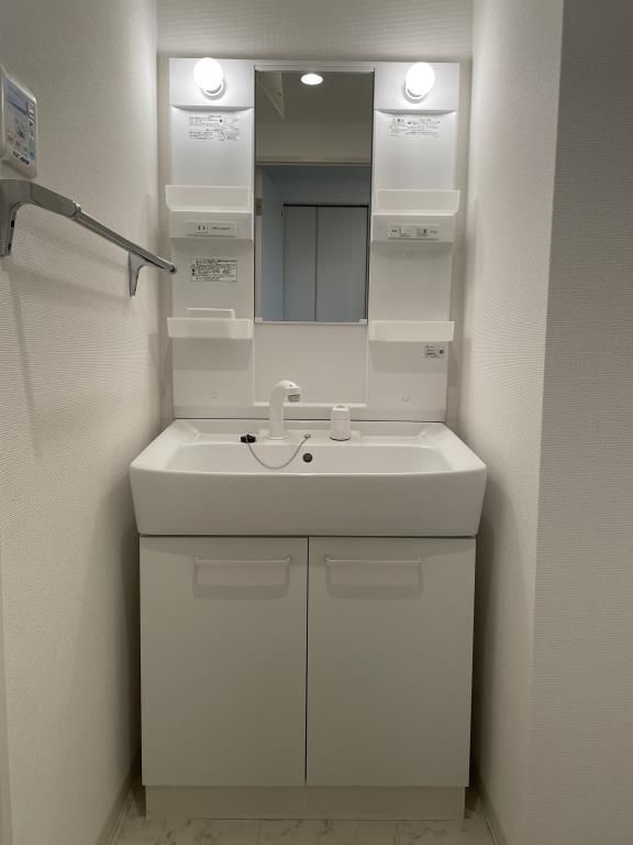 ラ クレール フォンテーヌの独立洗面台