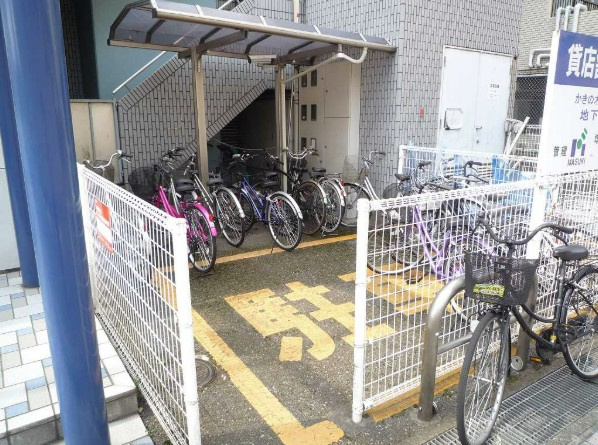 かきの木第2マンション の駐車場