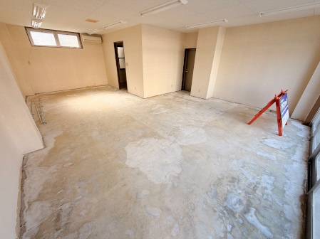 大空ビルの内装