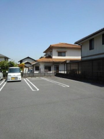 アドベントヒルズＢの駐車場