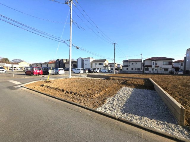 新築／入間郡三芳町北永井　３期　全１棟の前面道路含む現地写真|角地
