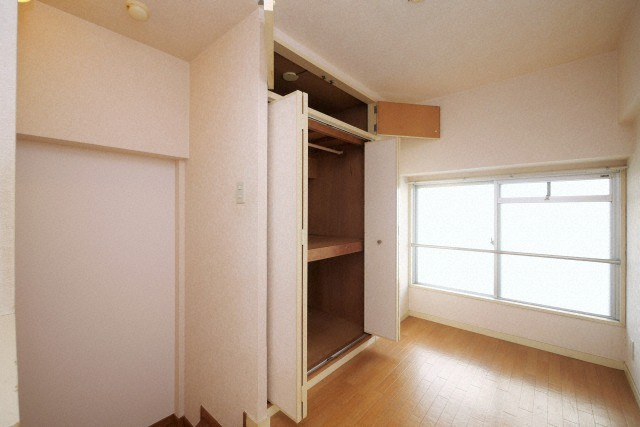 大阪市城東区中央１丁目の賃貸マンションの収納