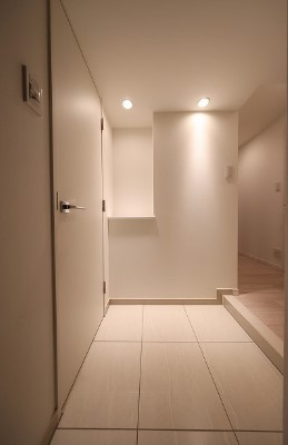 ライトテラス新宿御苑の玄関