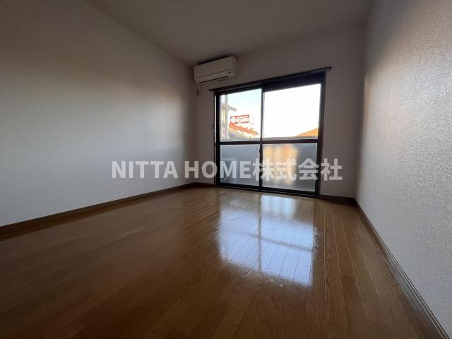 ユーミーロイヤルの居間・リビング|キレイな室内です！