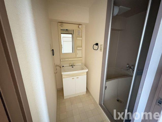 ラポールSETTSUの洗面所|明るい洗面所です