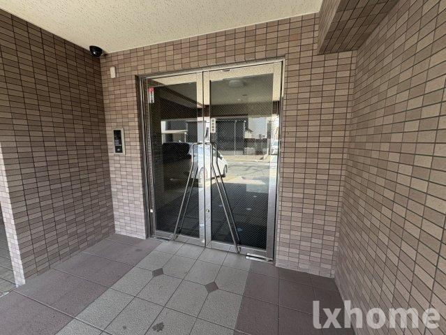 ラポールSETTSUのエントランス|建物の内部です