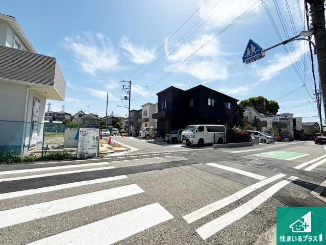 伊丹市寺本　第4期　新築一戸建ての前面道路含む現地写真|周辺は落ち着いた街並みの住宅地！子育てがしやすい住環境です！まだ未完成ですが、現地でしかわからない事もございます。是非一度ご覧ください。