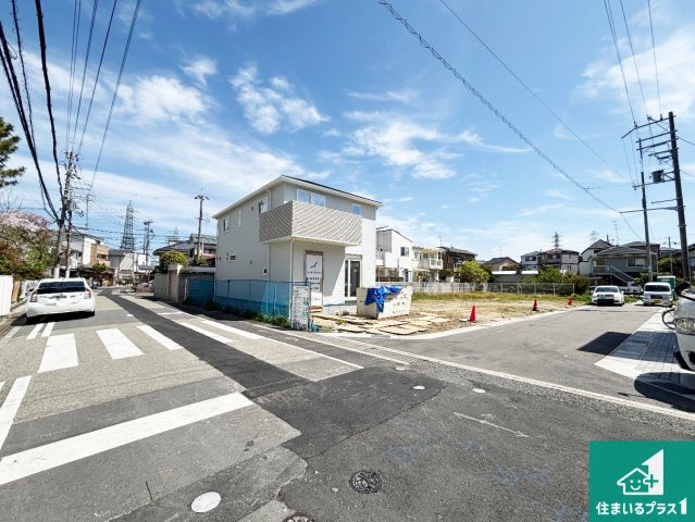 伊丹市寺本　第4期　新築一戸建ての前面道路含む現地写真|周辺は落ち着いた街並みの住宅地！子育てがしやすい住環境です！まだ未完成ですが、現地でしかわからない事もございます。是非一度ご覧ください。