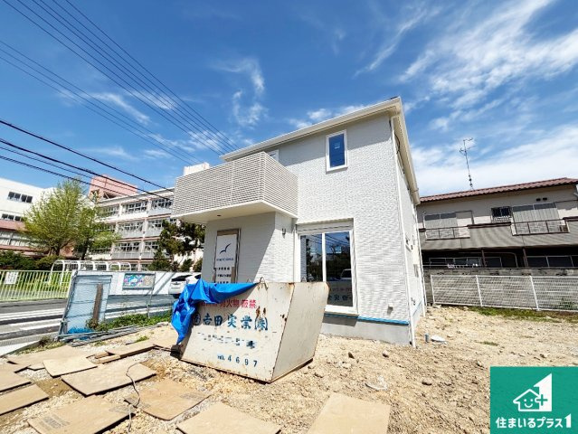 伊丹市寺本　第4期　新築一戸建ての外観|周辺は落ち着いた街並みの住宅地！子育てがしやすい住環境です！まだ未完成ですが、現地でしかわからない事もございます。是非一度ご覧ください。
