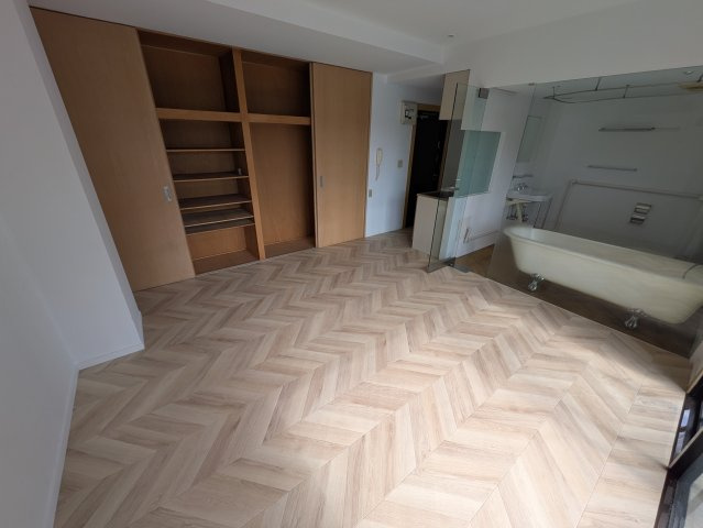 シャイン元住吉の洋室
