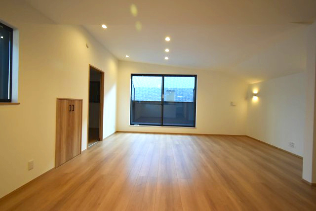 下井草1丁目・新築戸建の居間・リビング