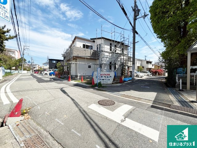 伊丹市寺本　第4期　新築一戸建ての前面道路含む現地写真|周辺は落ち着いた街並みの住宅地！子育てがしやすい住環境です！まだ未完成ですが、現地でしかわからない事もございます。是非一度ご覧ください。