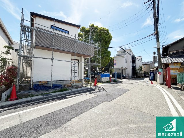 伊丹市寺本　第4期　新築一戸建ての前面道路含む現地写真|周辺は落ち着いた街並みの住宅地！子育てがしやすい住環境です！まだ未完成ですが、現地でしかわからない事もございます。是非一度ご覧ください。