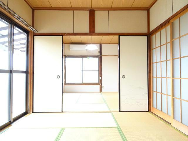 小岩井荘の居間・リビング|あわせて12帖※イメージ