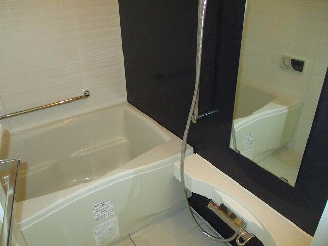 メゾンカルム西新宿の浴室|お風呂です