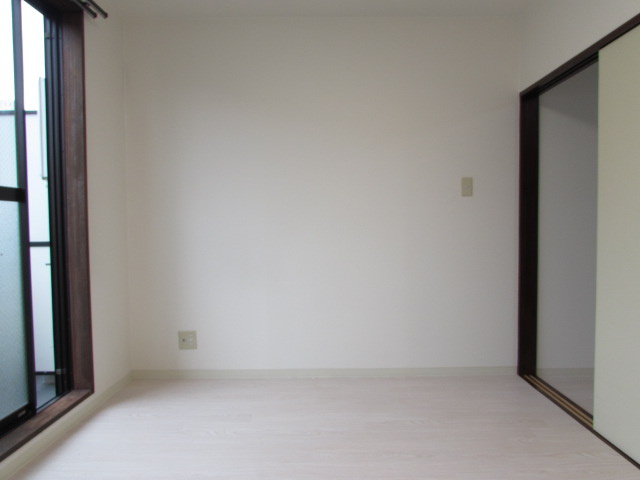 ハイツワイエムの居間・リビング