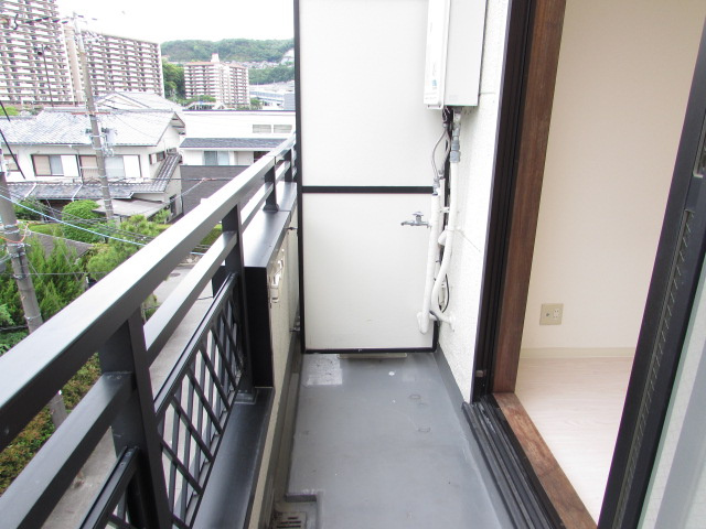 ハイツワイエムのバルコニー
