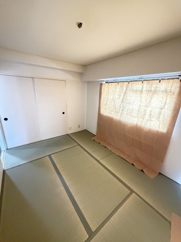 セントラルハイツ三宮東の和室