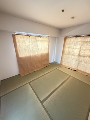セントラルハイツ三宮東の和室