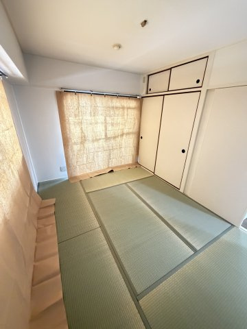 セントラルハイツ三宮東の和室
