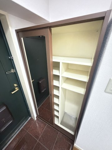 セントラルハイツ三宮東の収納