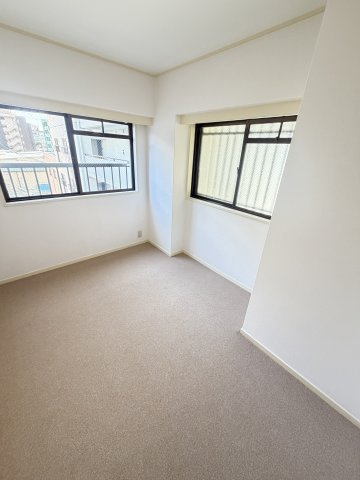 セントラルハイツ三宮東の洋室