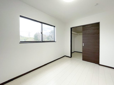 【洋室】 | 亀山市川崎町