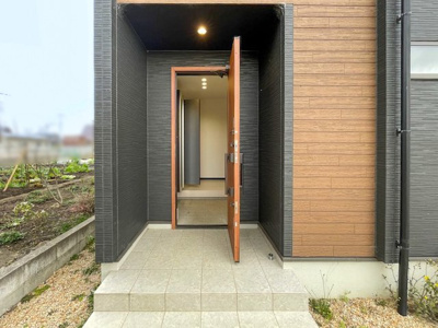【玄関】 | 亀山市川崎町