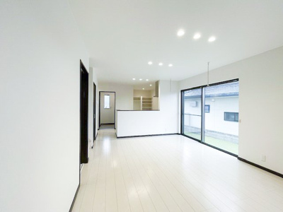 【居間・リビング】 | 亀山市川崎町