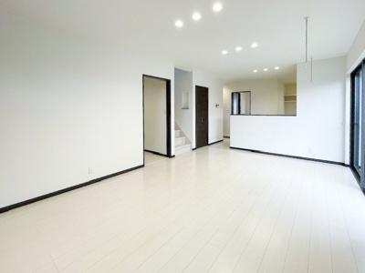 【居間・リビング】 | 亀山市川崎町