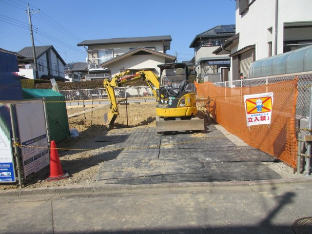 【仲介手数料無料】新築戸建　鳩山町松ヶ丘1-4-11（全1棟）の前面道路含む現地写真