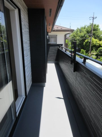 【仲介手数料無料】新築戸建　鳩山町松ヶ丘1-4-11（全1棟）のバルコニー