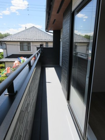 【仲介手数料無料】新築戸建　鳩山町松ヶ丘1-4-11（全1棟）のバルコニー