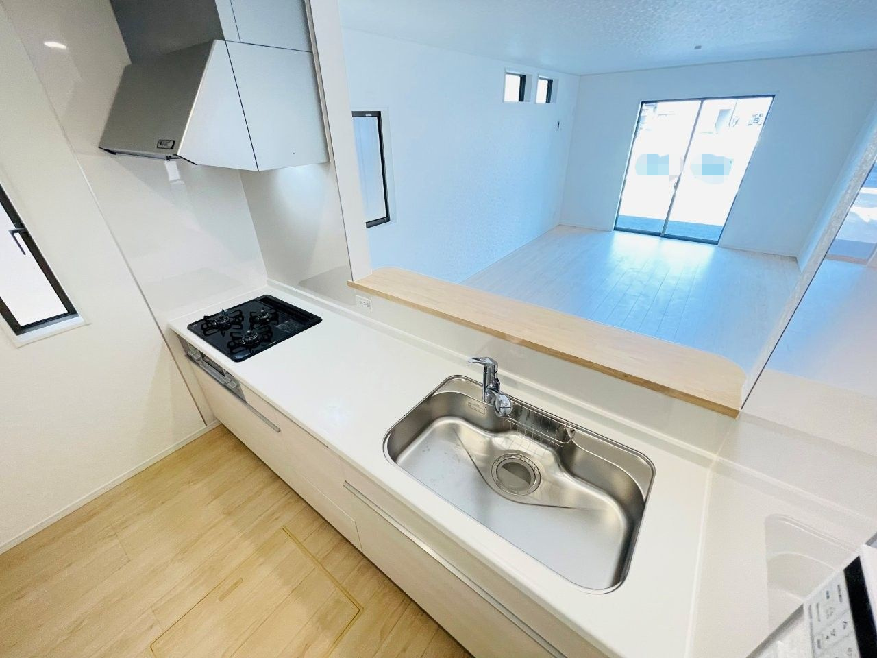 豊田市朝日町第6　新築分譲住宅　全4棟　3号棟のキッチン|浄水器一体型水栓です。