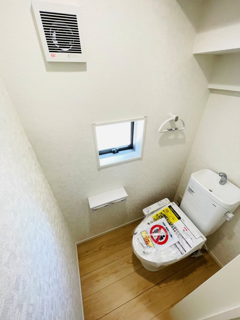 豊田市朝日町第6　新築分譲住宅　全4棟　3号棟のトイレ|1階、2階とも温水洗浄機能付きトイレです。