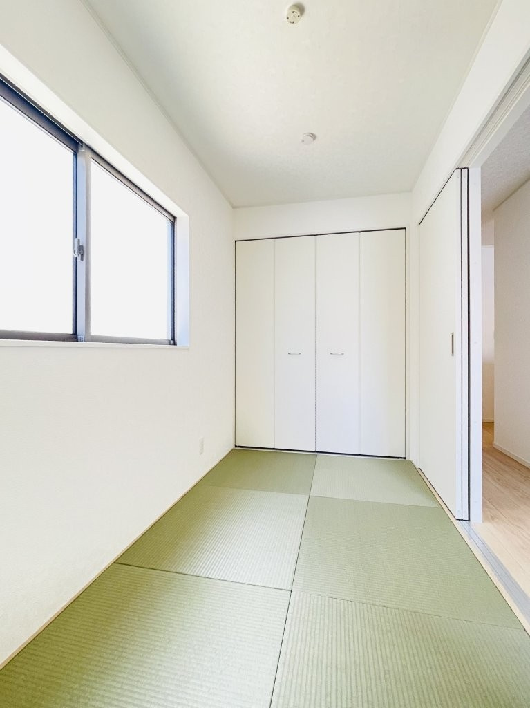 豊田市朝日町第6　新築分譲住宅　全4棟　3号棟の和室|LDKの横にある和室はお子様の遊び場やお昼寝などにも使えます。