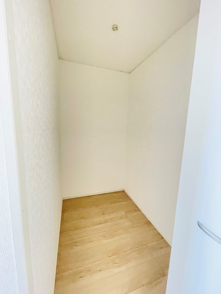 豊田市朝日町第6　新築分譲住宅　全4棟　3号棟の収納|居室にはウォークインクローゼットを完備。家族の衣類がスッキリ片付きます♪