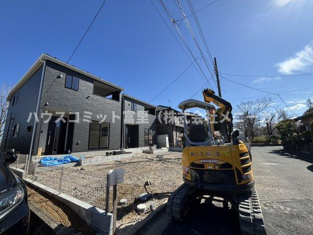 玉造第１３　新築戸建て　1号棟の前面道路含む現地写真