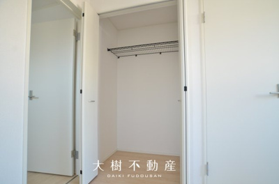 【洋室】 | 座間市明王　新築戸建て　全１棟【仲介手数料無料】 | 2階　洋室1（5.66帖）クローゼット
