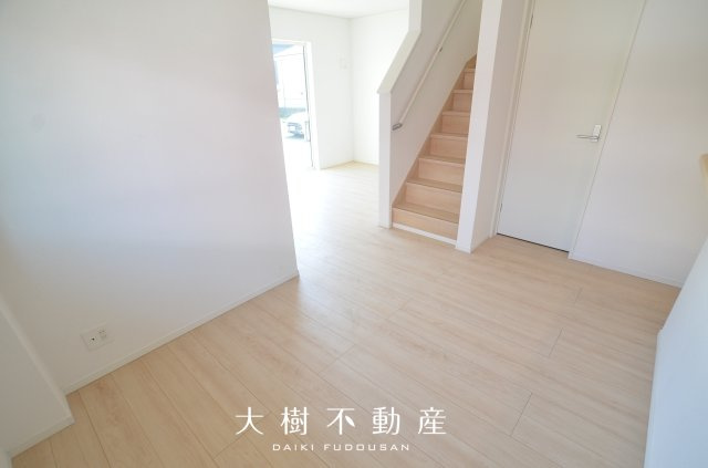 【居間・リビング】 | 座間市明王　新築戸建て　全１棟【仲介手数料無料】 | □■当社なら諸費用を最大限削減できます■□